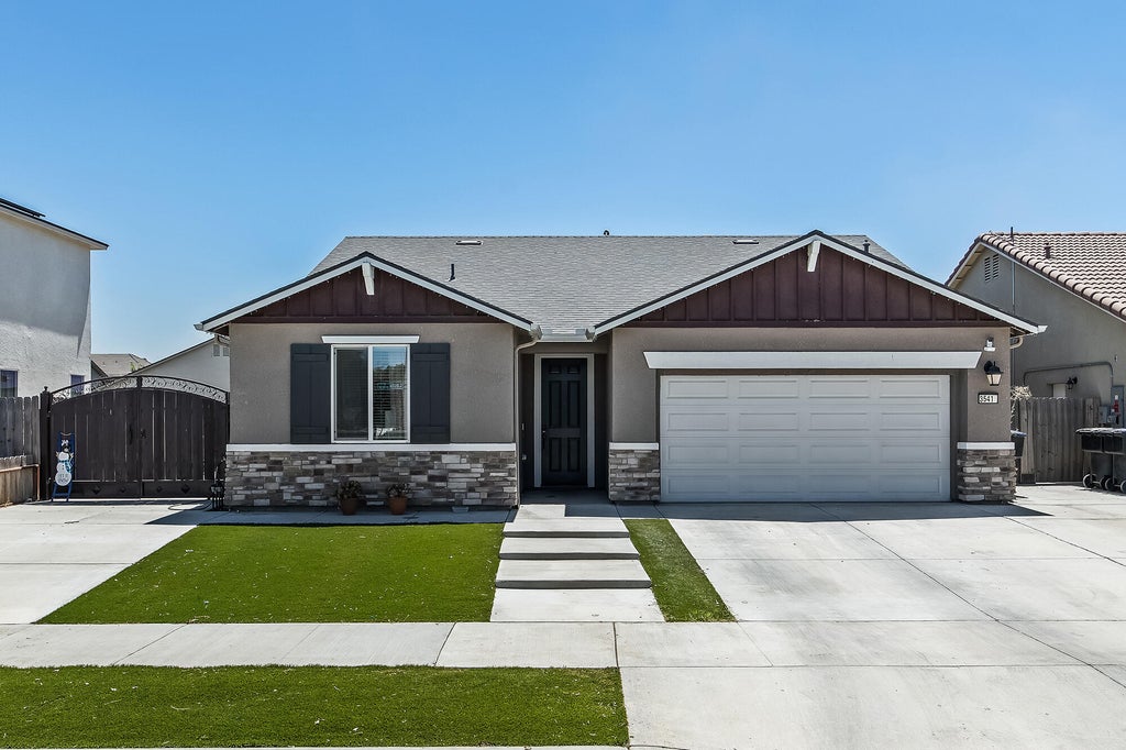 Photo of 3541 E Laura Avenue, Visalia, CA 93292 (MLS # 243274)