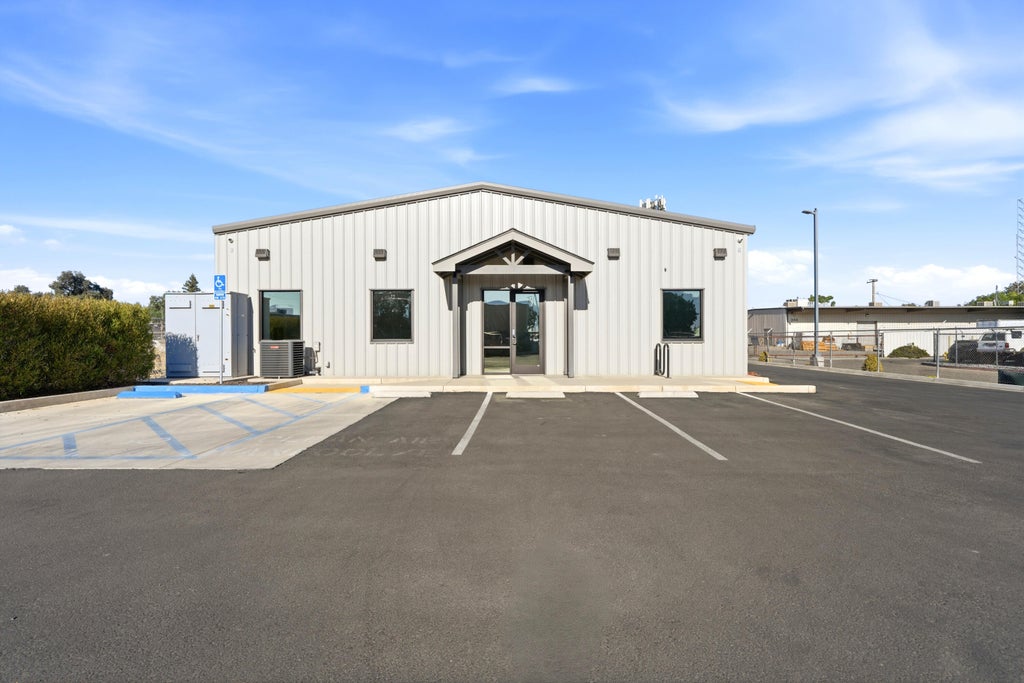 Photo of 222 S Dunworth Street, Visalia, CA 93292 (MLS # 243780)