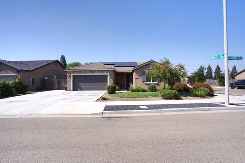 Photo of 1034 E Country Court, Visalia, CA 93292 (MLS # 241627)