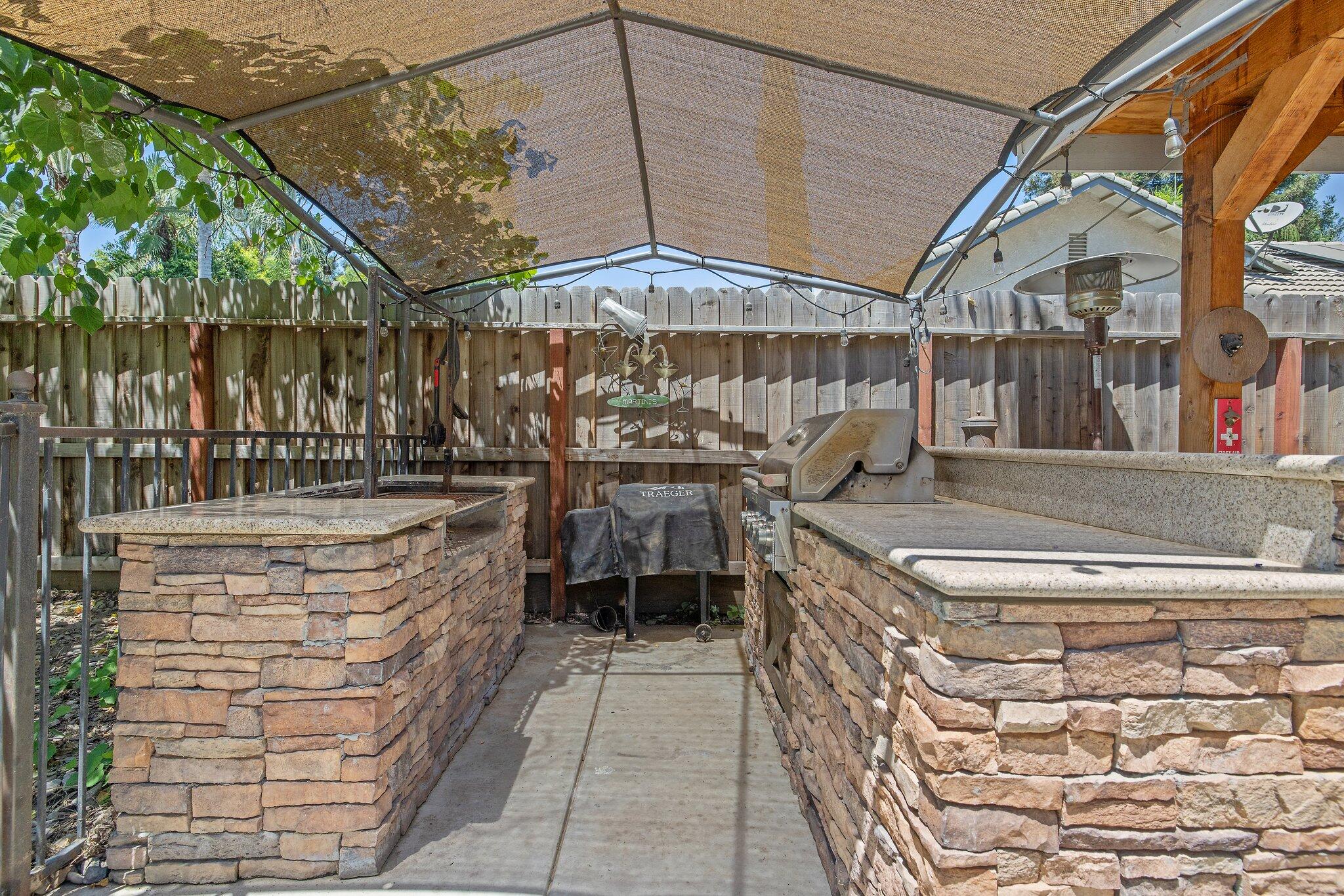 Visalia, California 93292, United States, 3 Bedrooms Bedrooms, ,2 BathroomsBathrooms,Residential,Pending,151423