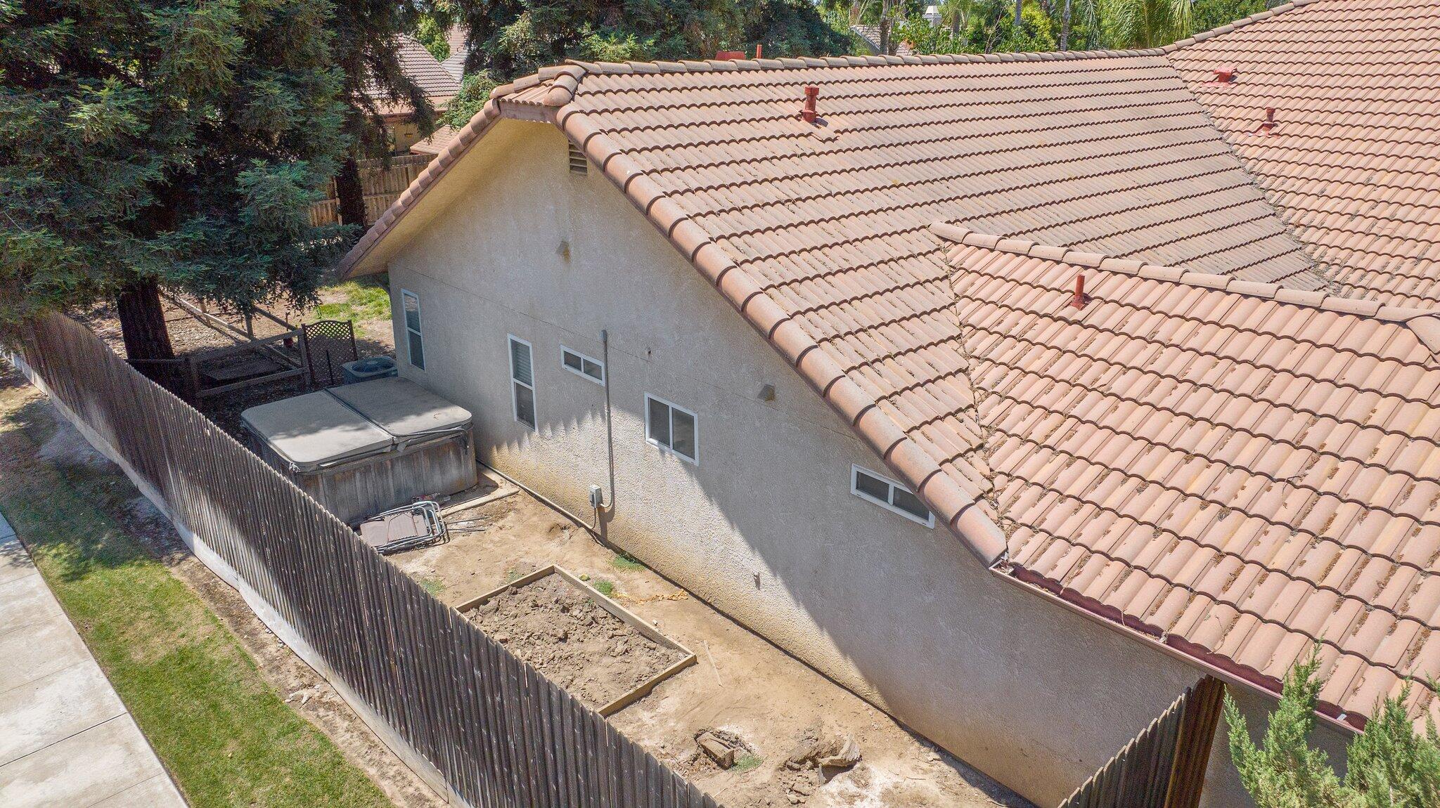 Visalia, California 93292, United States, 3 Bedrooms Bedrooms, ,2 BathroomsBathrooms,Residential,Pending,151423