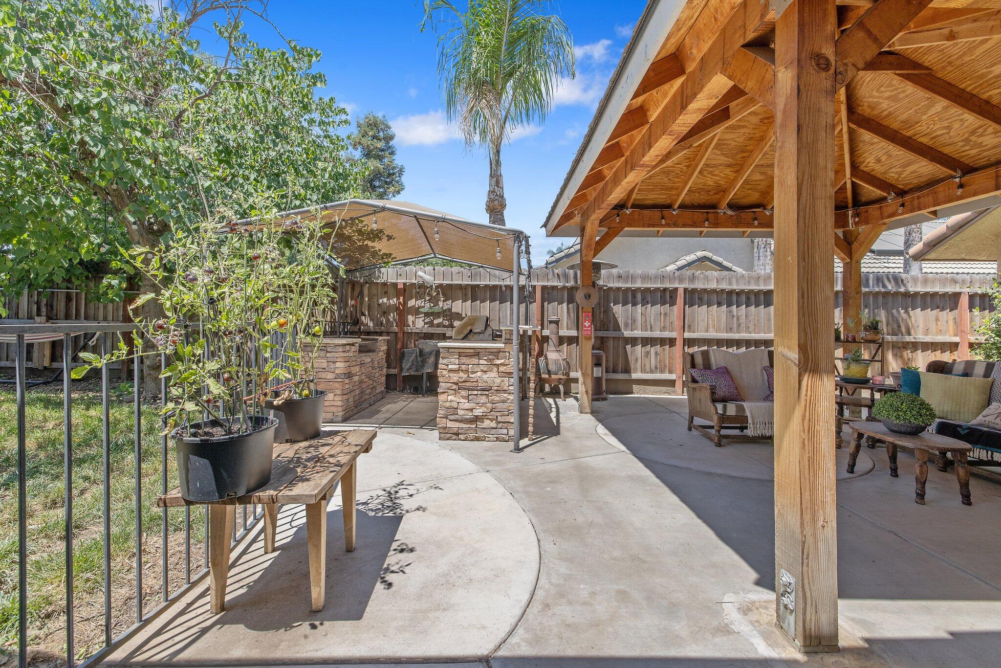 Visalia, California 93292, United States, 3 Bedrooms Bedrooms, ,2 BathroomsBathrooms,Residential,Pending,151423