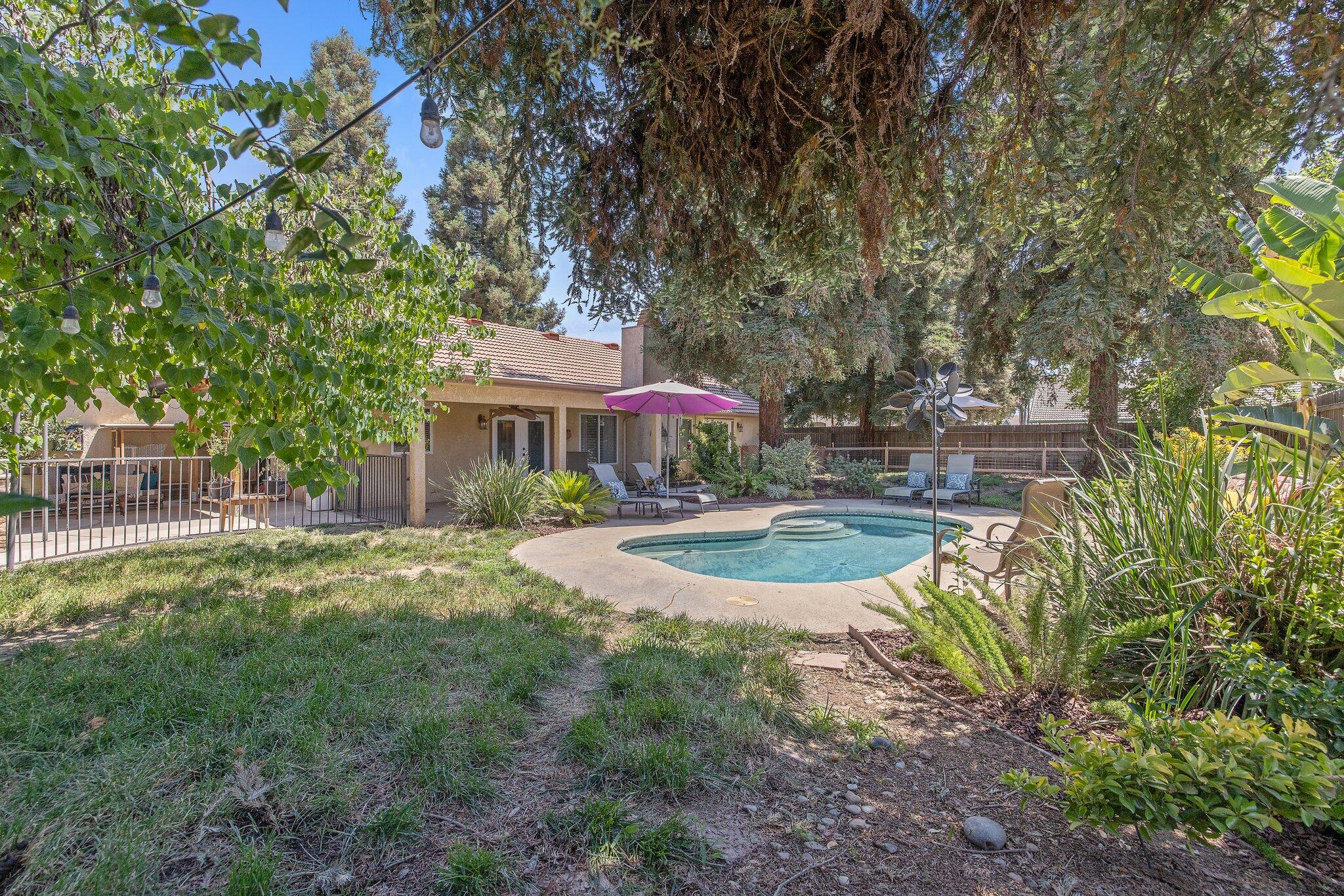 Visalia, California 93292, United States, 3 Bedrooms Bedrooms, ,2 BathroomsBathrooms,Residential,Pending,151423