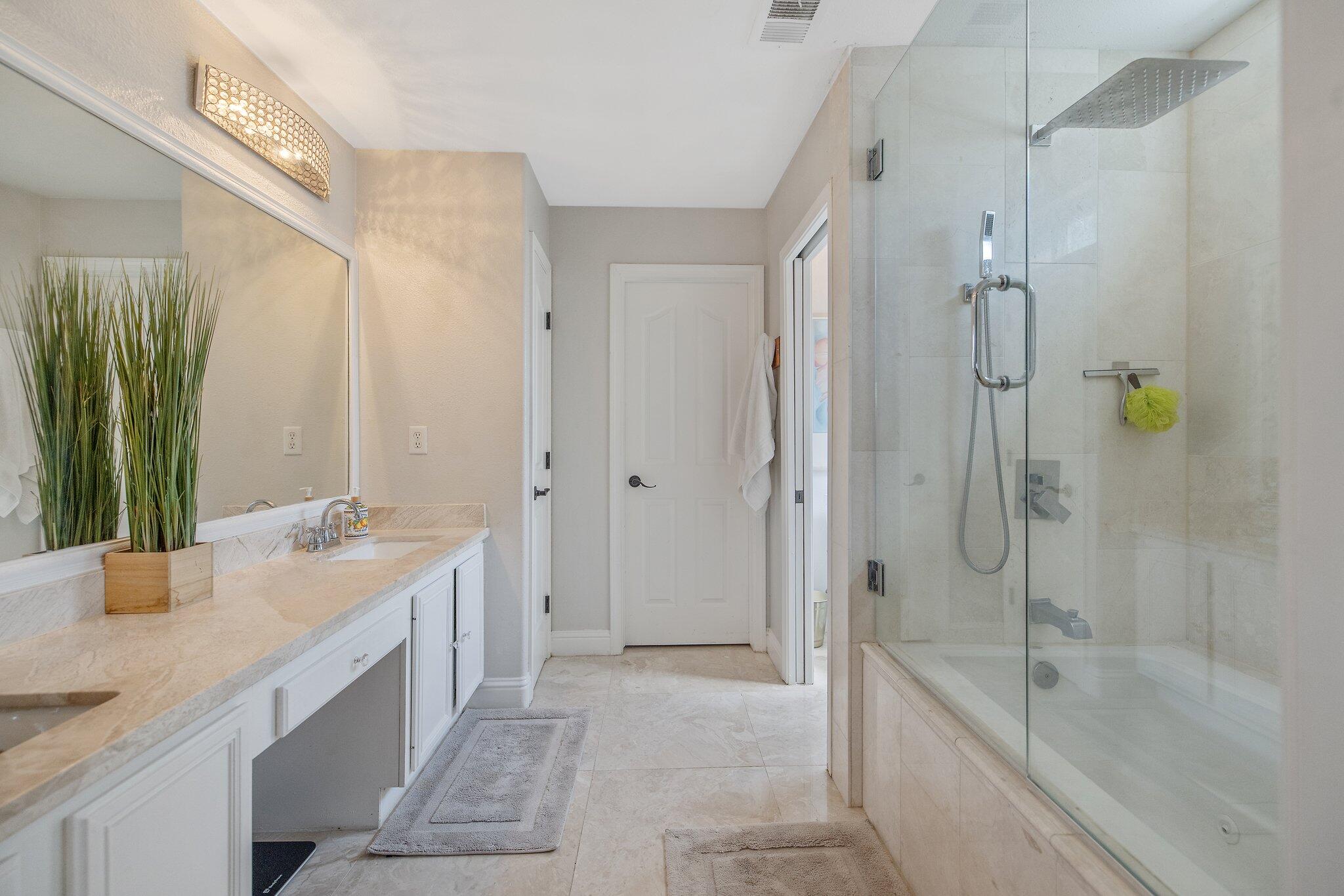 Visalia, California 93292, United States, 3 Bedrooms Bedrooms, ,2 BathroomsBathrooms,Residential,Pending,151423