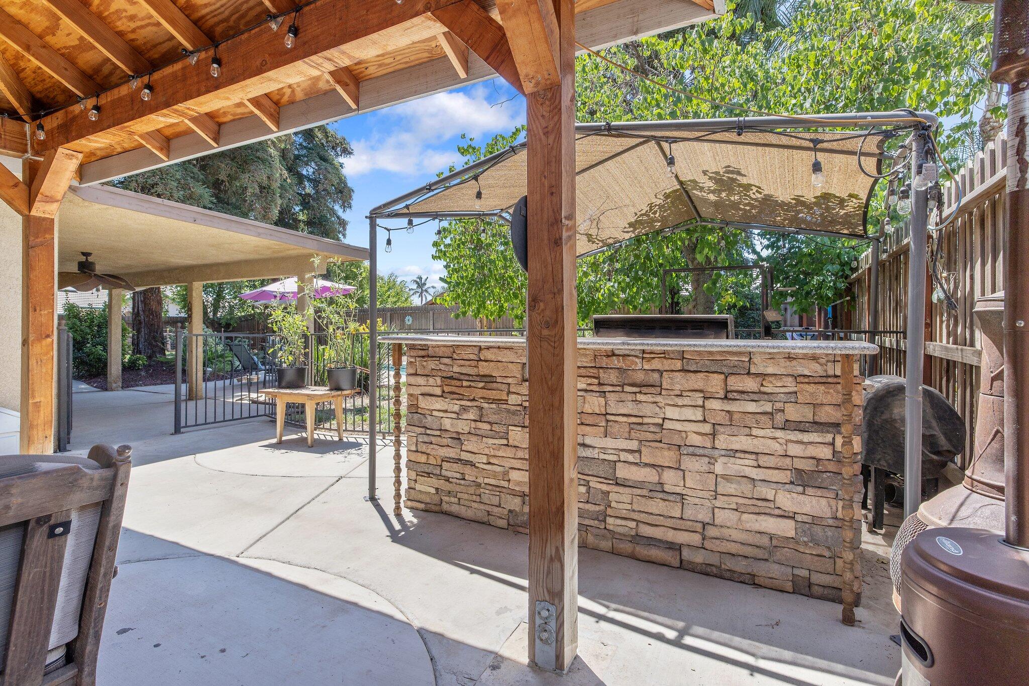 Visalia, California 93292, United States, 3 Bedrooms Bedrooms, ,2 BathroomsBathrooms,Residential,Pending,151423