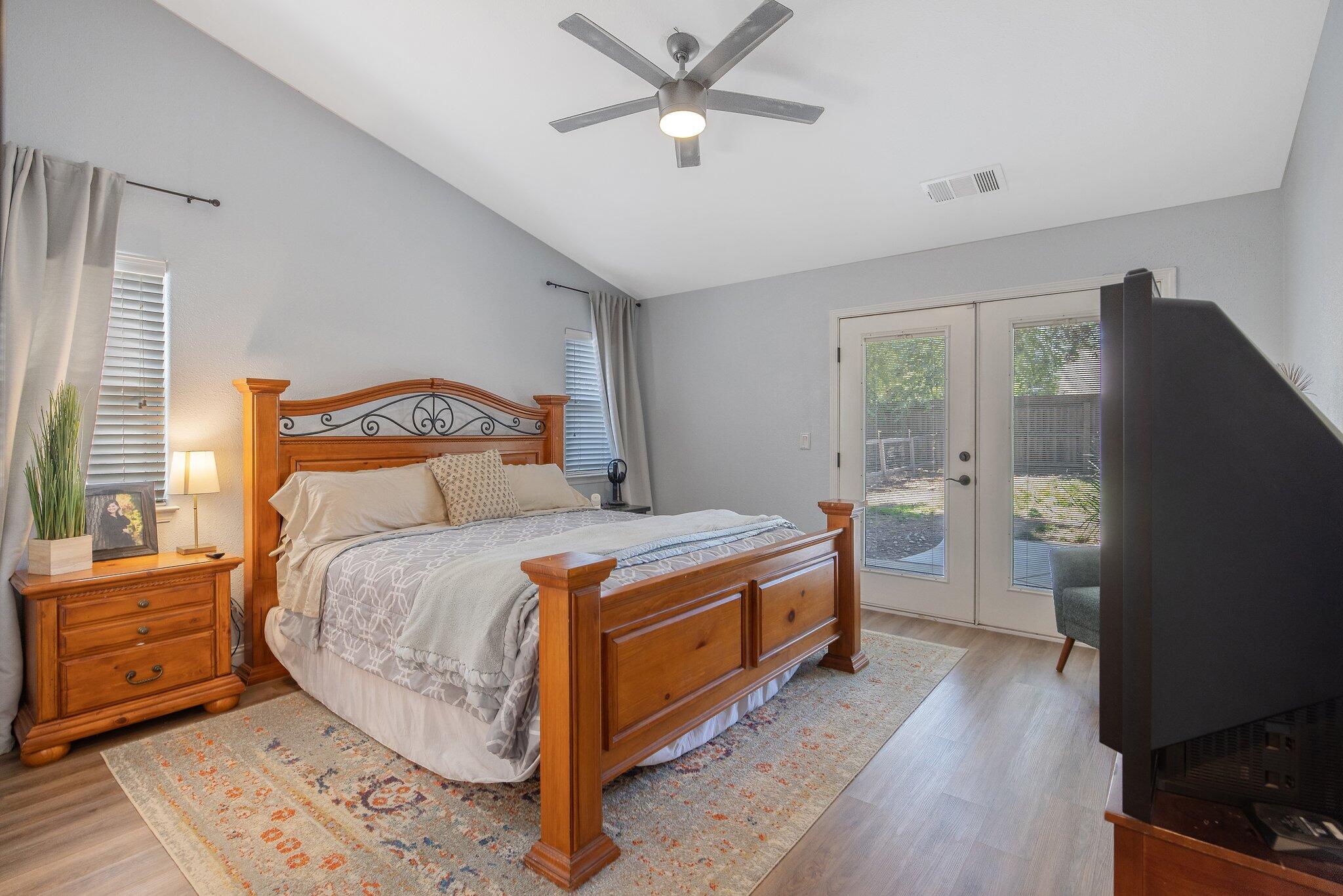 Visalia, California 93292, United States, 3 Bedrooms Bedrooms, ,2 BathroomsBathrooms,Residential,Pending,151423