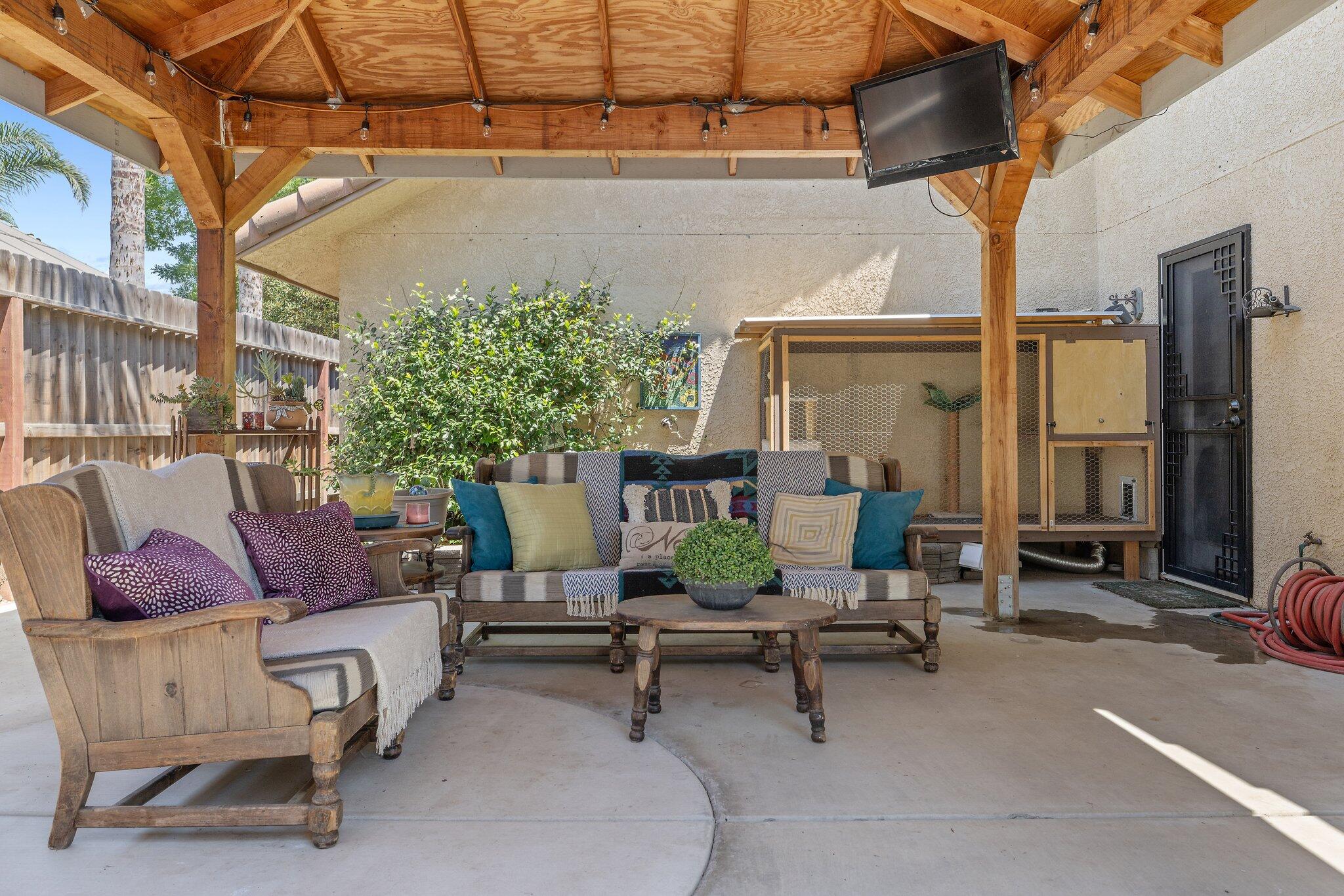 Visalia, California 93292, United States, 3 Bedrooms Bedrooms, ,2 BathroomsBathrooms,Residential,Pending,151423