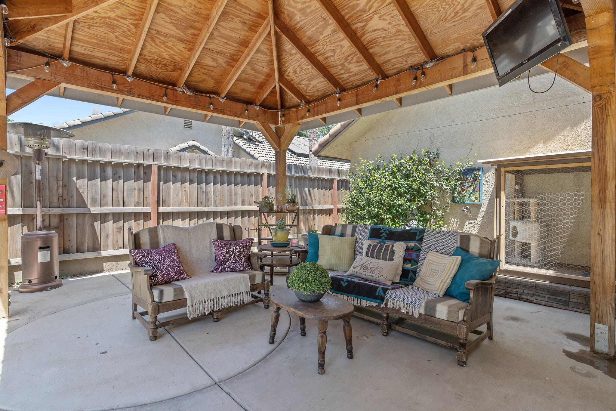 Visalia, California 93292, United States, 3 Bedrooms Bedrooms, ,2 BathroomsBathrooms,Residential,Pending,151423