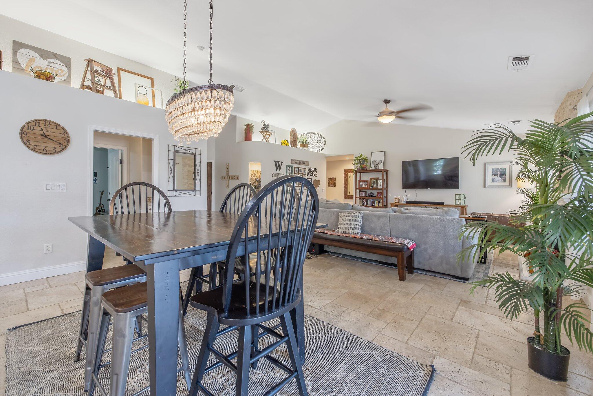 Visalia, California 93292, United States, 3 Bedrooms Bedrooms, ,2 BathroomsBathrooms,Residential,Pending,151423