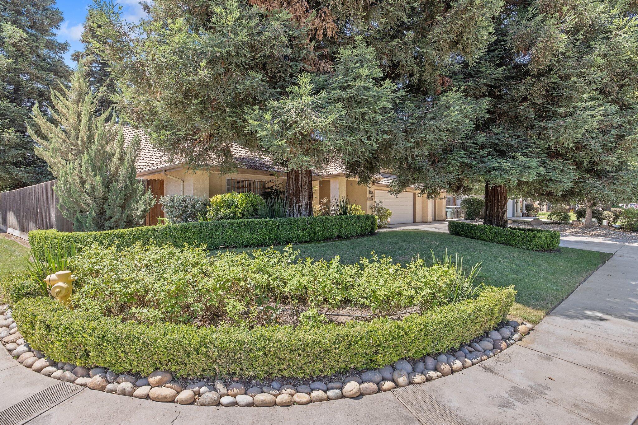 Visalia, California 93292, United States, 3 Bedrooms Bedrooms, ,2 BathroomsBathrooms,Residential,Pending,151423