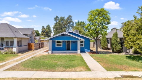 Photo of 1426 N Irwin Street, Hanford, CA 93230 (MLS # 242379)