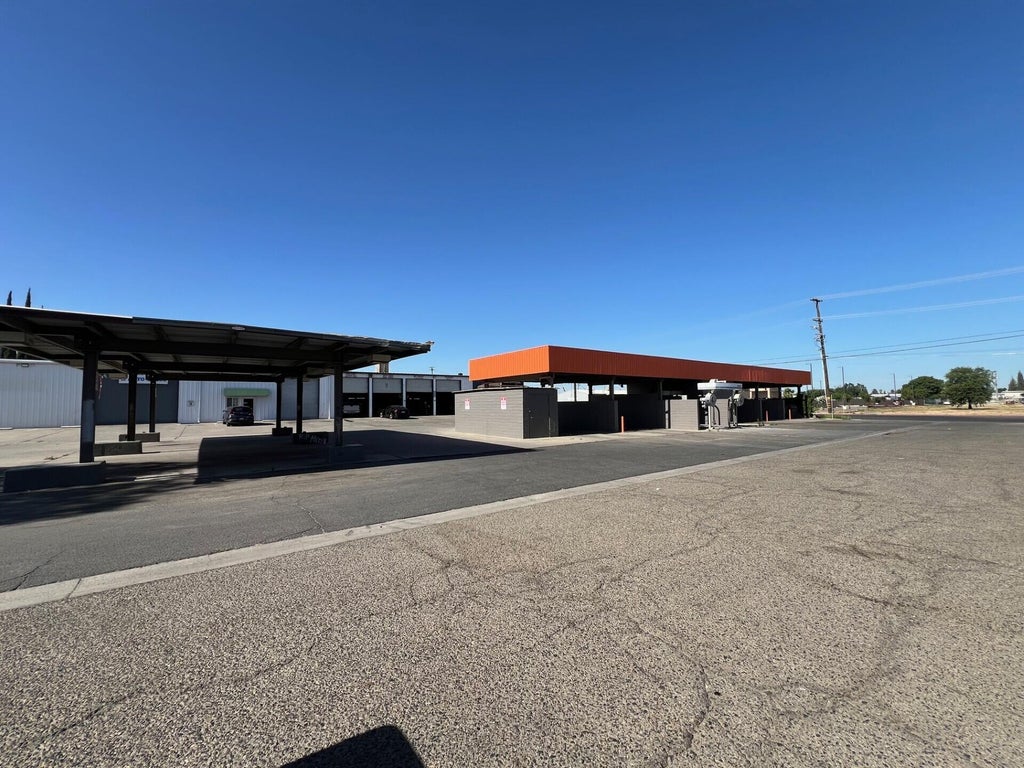 Photo of 1200 N Ben Maddox Way, Visalia, CA 93292 (MLS # 243655)