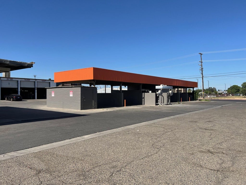 Photo of 1200 N Ben Maddox Way, Visalia, CA 93292 (MLS # 243655)