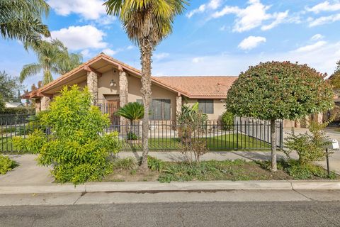 Photo of 1502 S Lydia Drive, Tulare, CA 93274 (MLS # 238704)
