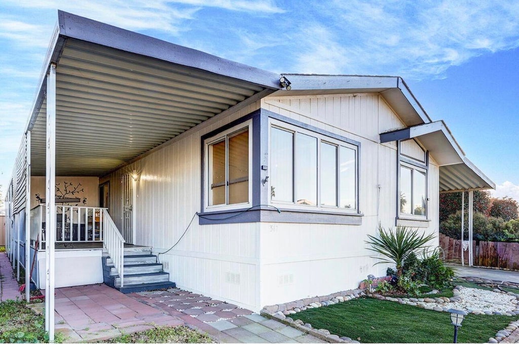 Photo of 5505 W Tulare Avenue 317 #317, Visalia, CA 93277 (MLS # 243085)