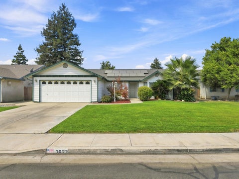 Photo of 3623 S University Street, Visalia, CA 93277 (MLS # 243941)