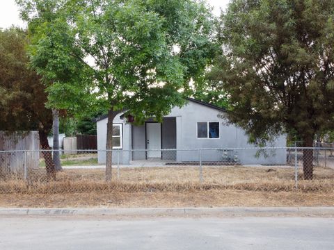 Photo of 395 S W Street, Porterville, CA 93257 (MLS # 241052)