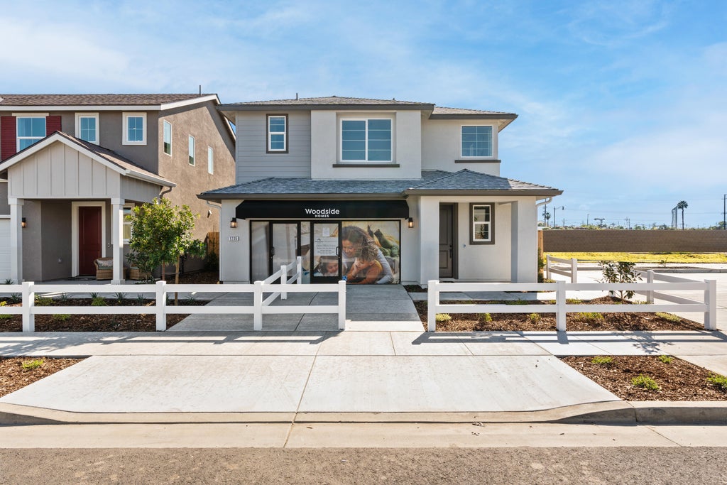Photo of 3028 N Hickory Avenue, Visalia, CA 93291 (MLS # 242951)
