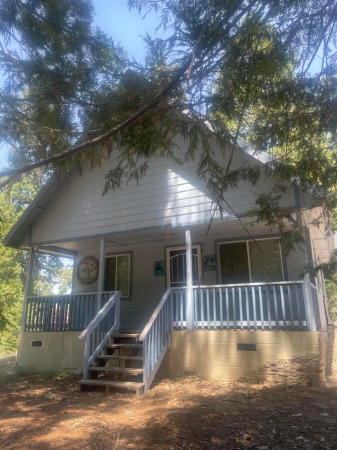 Photo of 16 Coy Flat Road, Springville, CA 93265 (MLS # 243400)