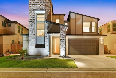 Photo of 3346 W Good Avenue, Visalia, CA 93277 (MLS # 238659)