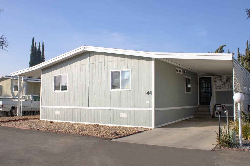 Photo of 415 N Akers Street, Visalia, CA 93291 (MLS # 240674)