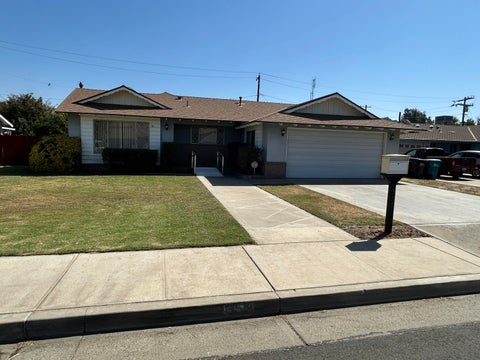 Photo of 358 N Indiana Street, Porterville, CA 93257 (MLS # 244346)