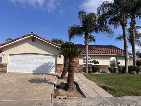 Photo of 1936 Cypress Cove Drive, Tulare, CA 93274 (MLS # 241950)