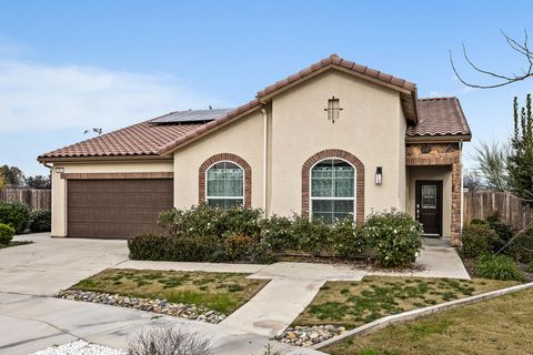 Photo of 804 S Simon Street, Visalia, CA 93292 (MLS # 239086)