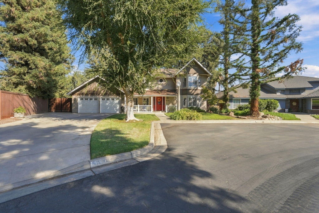 Photo of 5644 W Walnut Avenue, Visalia, CA 93277 (MLS # 244610)