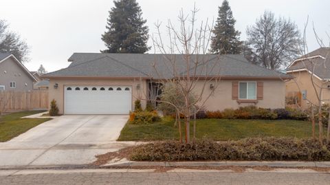 Photo of 2113 S Columbus Court, Visalia, CA 93277 (MLS # 239093)