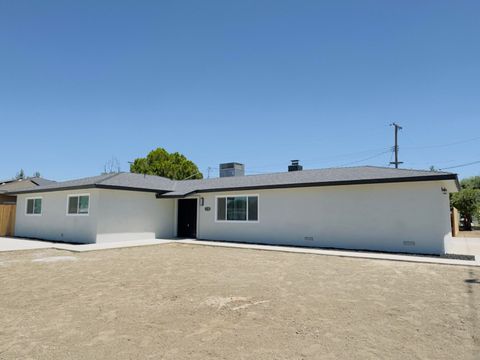 Photo of 1138 S Valley Street, Visalia, CA 93277 (MLS # 242266)