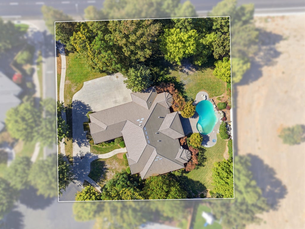Photo of 6822 W Grove Avenue, Visalia, CA 93291 (MLS # 244645)