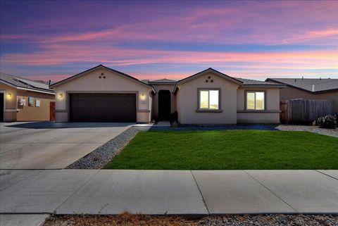 Photo of 2439 Madeline Drive, Hanford, CA 93230 (MLS # 240048)