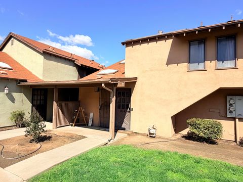 Photo of 1112 W Bel Aire, Porterville, CA 93257 (MLS # 241231)