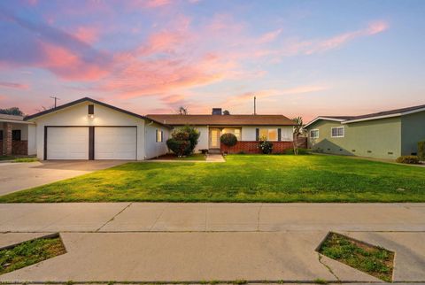 Photo of 195 E Sandra Avenue, Tulare, CA 93274 (MLS # 240061)