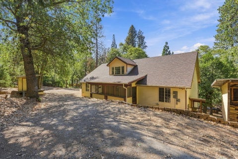 Photo of 1283 Wy Court, Springville, CA 93265 (MLS # 244650)