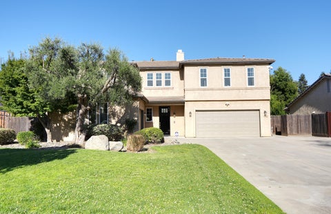 Photo of 1752 Maduro Court, Tulare, CA 93274 (MLS # 242199)