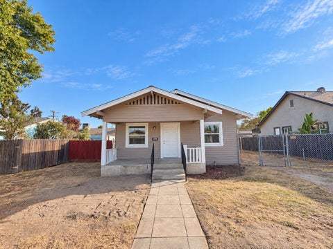 Photo of 415 W Florinda Street, Hanford, CA 93230 (MLS # 244608)