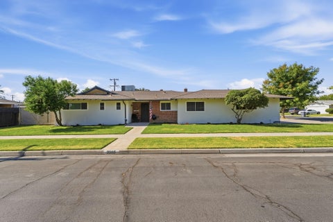 Photo of 3985 N Tollhouse Road, Fresno, CA 93726 (MLS # 244336)