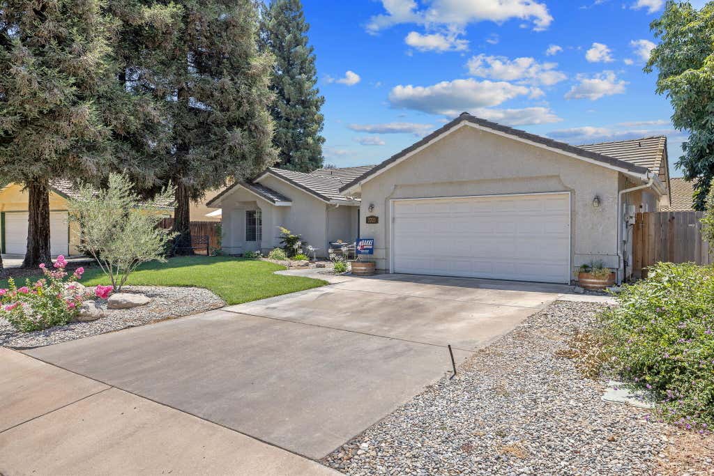 Photo of 2723 W Harold Avenue, Visalia, CA 93291 (MLS # 242365)