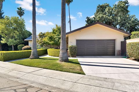 Photo of 443 S Whitney Drive, Visalia, CA 93277 (MLS # 242411)
