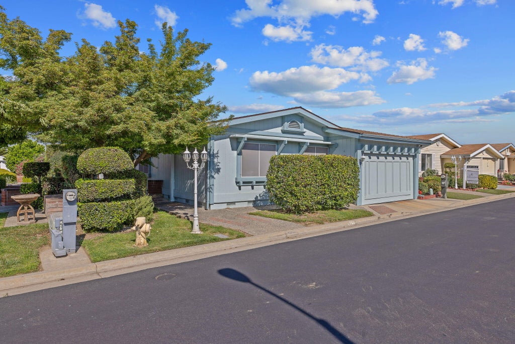 Photo of 4641 S Terrace Street, Visalia, CA 93277 (MLS # 241399)