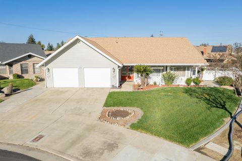 Photo of 2054 Irving Circle, Tulare, CA 93274 (MLS # 240258)