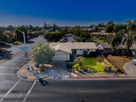 Photo of 1141 S Demaree Street, Visalia, CA 93277 (MLS # 244726)