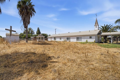 Photo of 19667 Ave 195, Strathmore, CA 93267 (MLS # 243580)