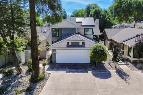 Photo of 1819 S Stover Street, Visalia, CA 93292 (MLS # 242207)