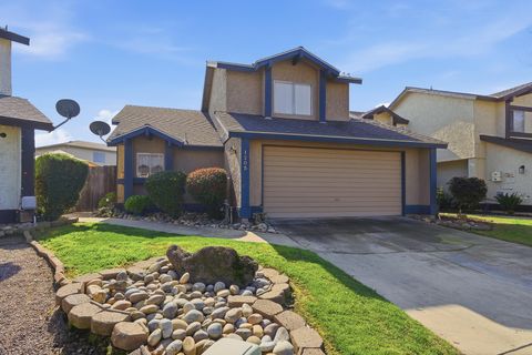 Photo of 1205 E Ferguson Avenue, Visalia, CA 93292 (MLS # 241837)