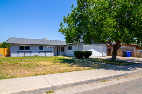 Photo of 1620 W Grand Avenue, Porterville, CA 93257 (MLS # 241621)