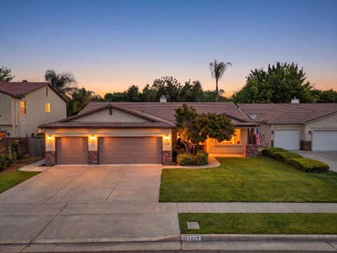 Photo of 2429 N Oak Grove Street, Visalia, CA 93291 (MLS # 241419)