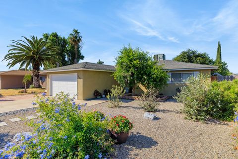 Photo of 2423 W Norwich Avenue, Fresno, CA 93705 (MLS # 241864)